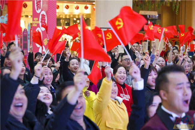 吴磊、赵今麦为宣传新剧深情对视,甜蜜互撩
